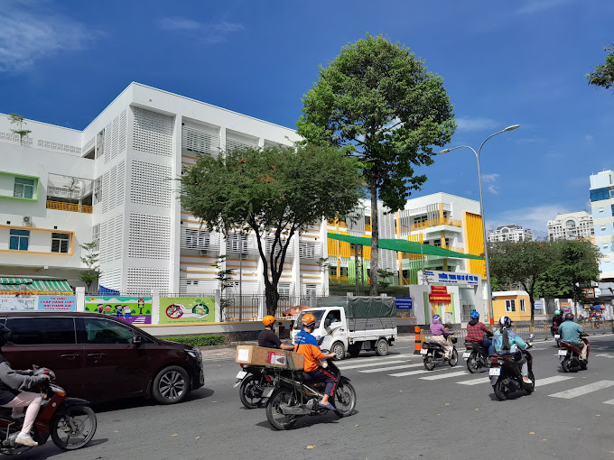 Phu Tho Secondary School 